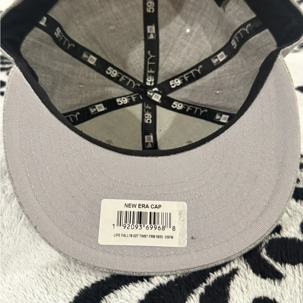 7 1/2 Heather Gray 49ers New Era Gray 59FIFTY Fitted hat. New with tag